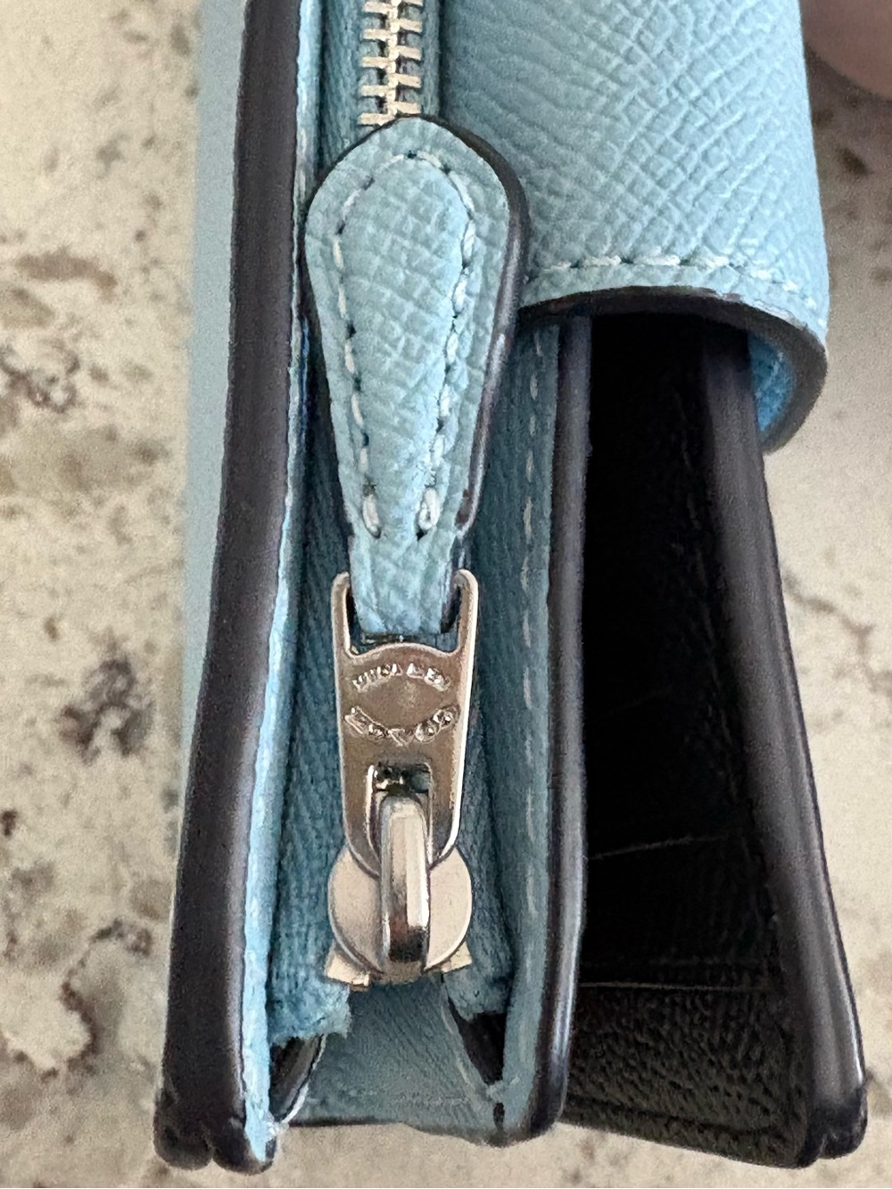 Coach Medium Corner Zip Wallet in Waterfall Blue- Like New - Picture 8 of 11